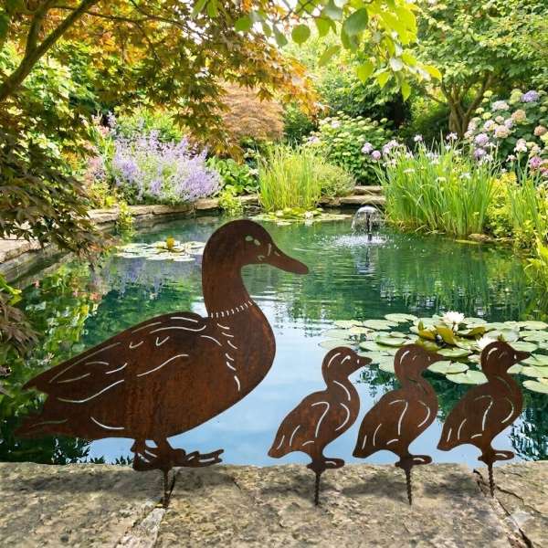 Beetstecker entzückende Entenfamilie